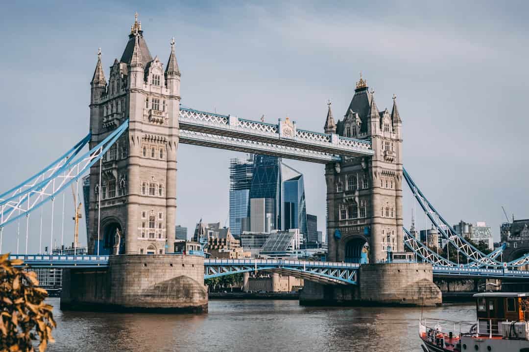 Photo by Charles Postiaux London Bridge, London